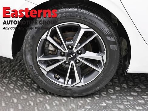 Used 2022 Kia Forte LXS FWD image 29