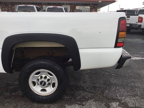 Used 2007 GMC Sierra 2500 W/T RWD image 17