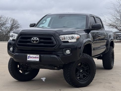 Used 2020 Toyota Tacoma SR5 image 2
