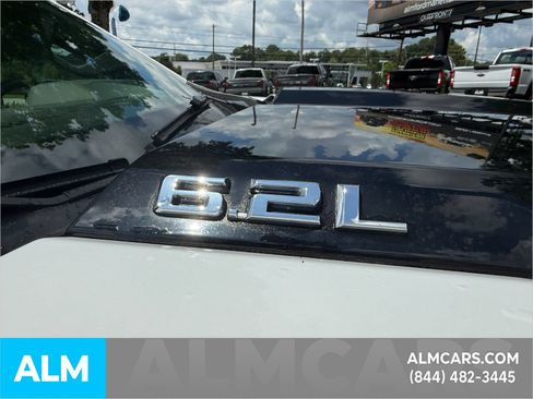 Used 2022 Chevrolet Silverado 1500 ZR2 w/ Technology Package AWD/4WD image 5