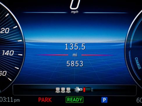 Used 2025 Mercedes-Benz GLE 450e 4MATIC image 33