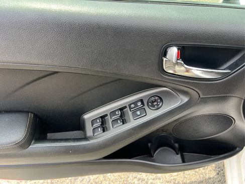 Used 2016 Kia Forte LX image 19