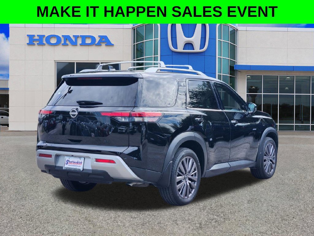 Used 2023 Nissan Pathfinder SL w/ SL Premium Package FWD image 5