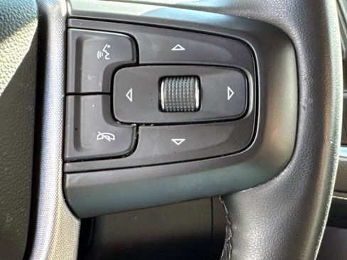 Used 2023 GMC Yukon SLT w/ SLT Luxury Package image 15