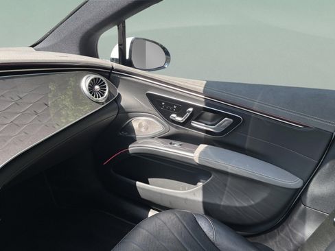 Used 2022 Mercedes-Benz EQS 450+ Sedan image 12