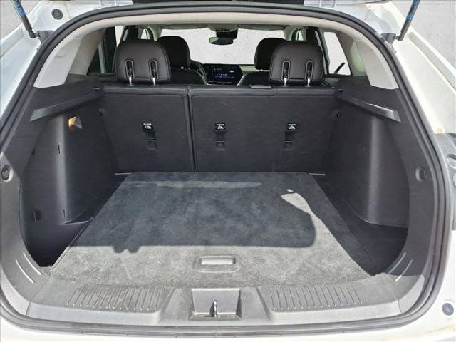 Used 2025 Chevrolet Trax LT FWD image 6