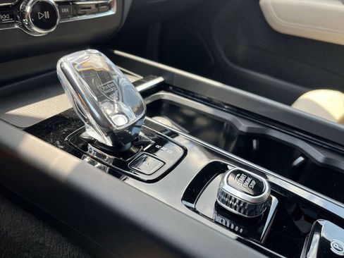 Used 2026 Volvo XC60 B5 Core image 17