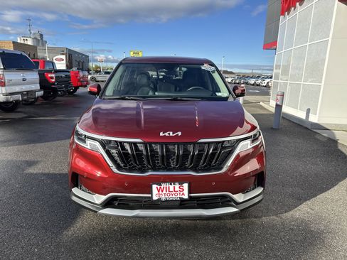 Used 2024 Kia Carnival EX image 5