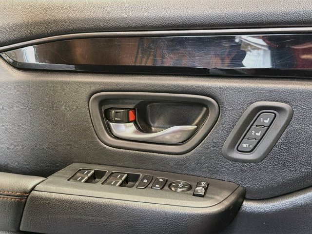 Used 2025 Honda Pilot TrailSport image 22