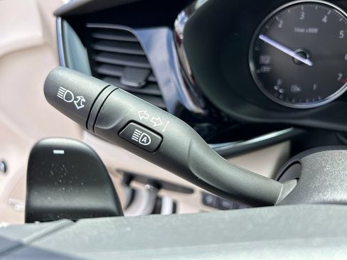 Used 2023 Buick Envision Avenir AWD/4WD image 20