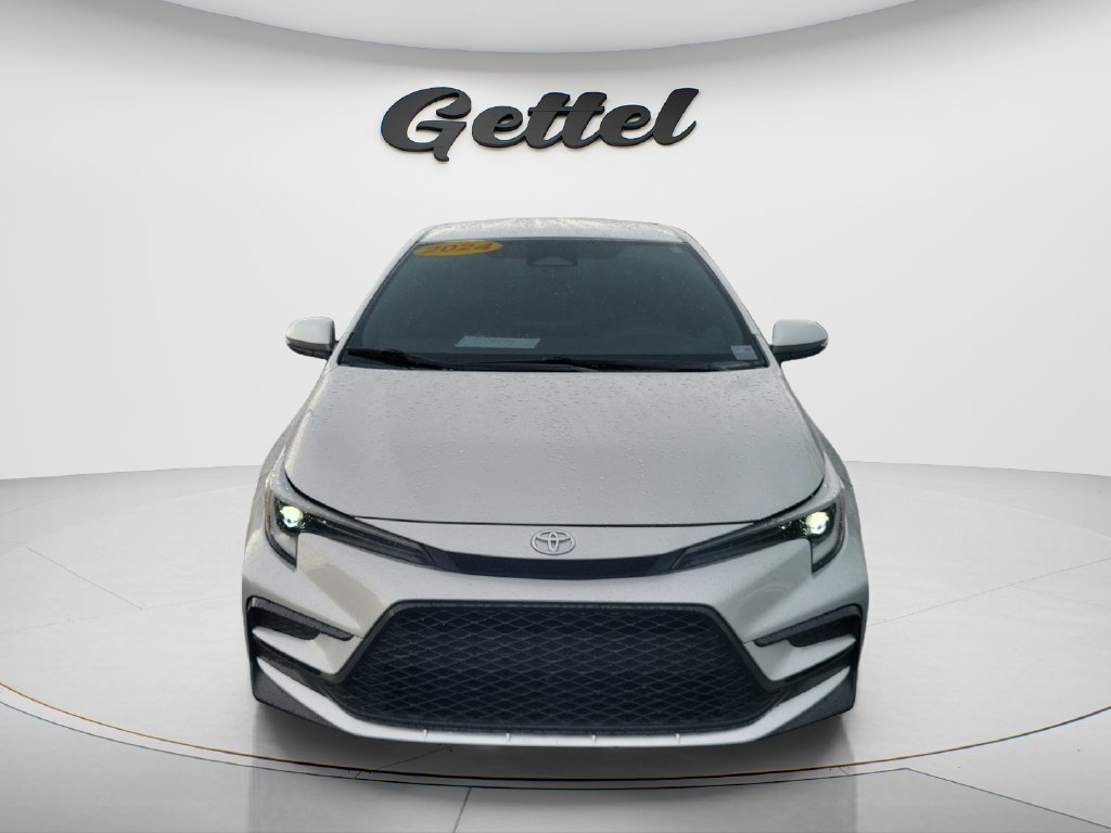 Used 2024 Toyota Corolla SE FWD image 2