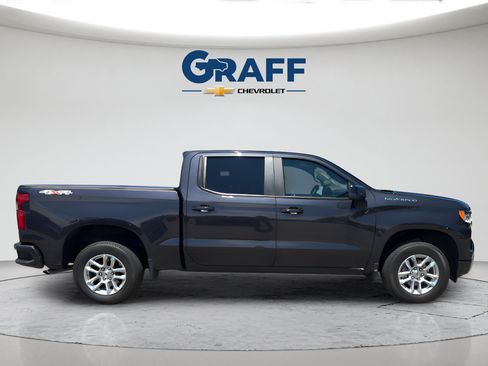 Used 2024 Chevrolet Silverado 1500 RST AWD/4WD image 9