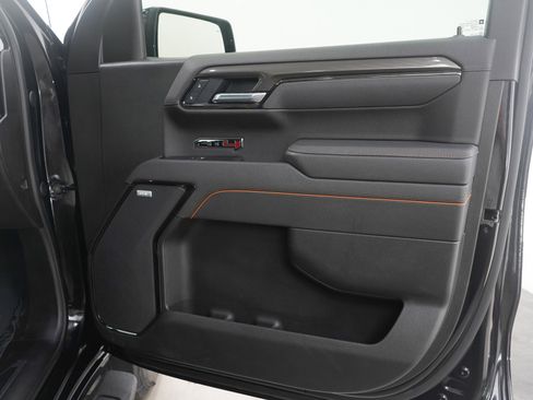 Used 2025 GMC Sierra 1500 AT4 w/ AT4 Premium Package image 9