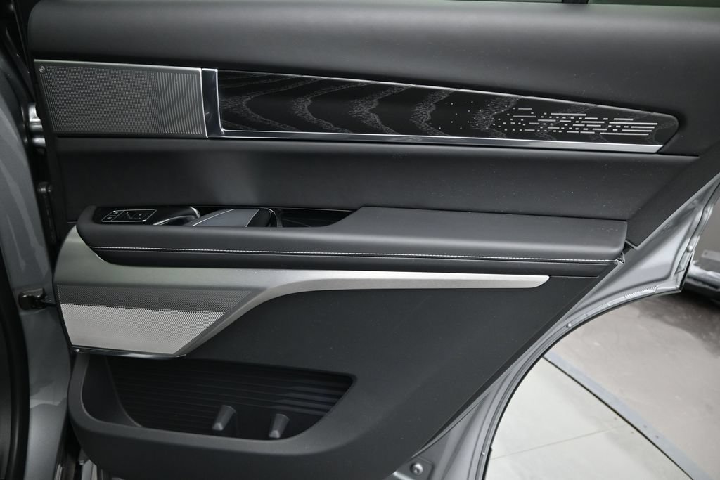 Used 2026 Cadillac Vistiq Platinum w/ LPO, Floor Liner Package AWD/4WD image 29