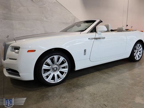 Used 2017 Rolls-Royce Dawn RWD image 52