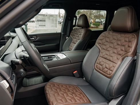 New 2026 Nissan Armada Platinum image 22