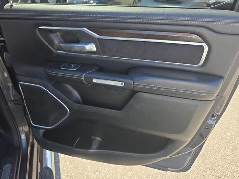 Used 2022 RAM 1500 Laramie AWD/4WD image 15