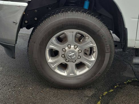 Used 2024 RAM 2500 Big Horn w/ Off Road Package image 16