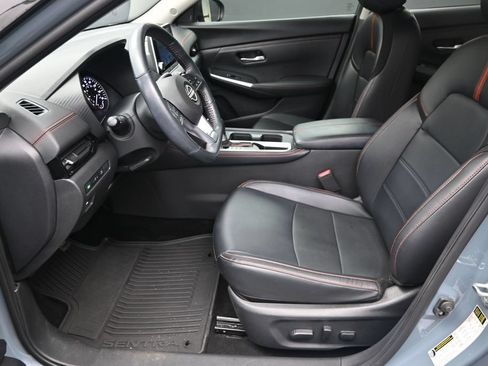 Used 2025 Nissan Sentra SR w/ SR Premium Package FWD image 20