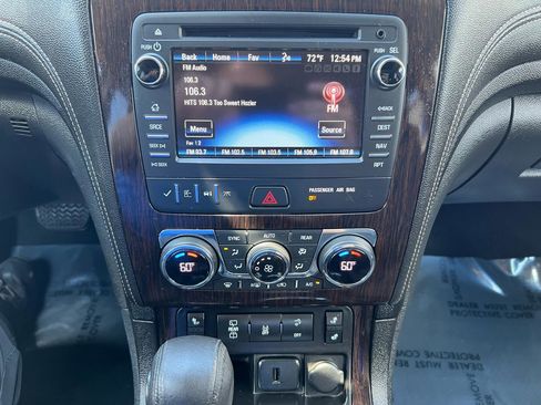 Used 2017 Chevrolet Traverse LT w/ LPO, 'HIT The Road' Package AWD/4WD image 19