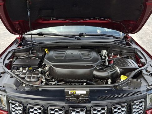 Used 2019 Jeep Grand Cherokee Altitude AWD/4WD image 30