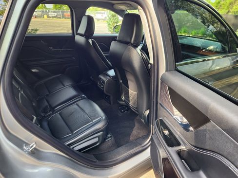 Used 2022 Lincoln Corsair Reserve w/ Elements Package image 17