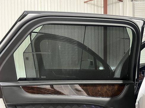 Used 2019 Bentley Bentayga image 85