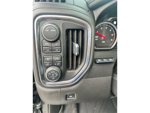 Used 2021 Chevrolet Silverado 1500 High Country w/ Technology Package image 8