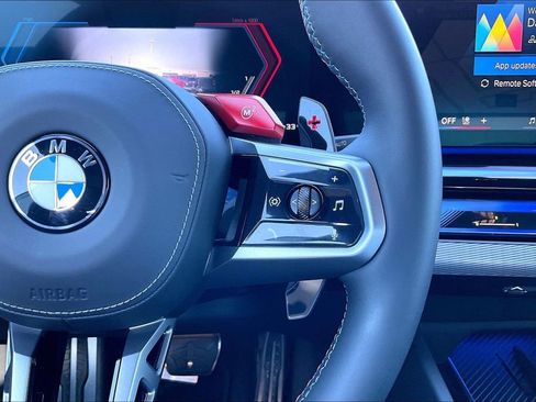 Used 2026 BMW M5 w/ Executive Package image 11