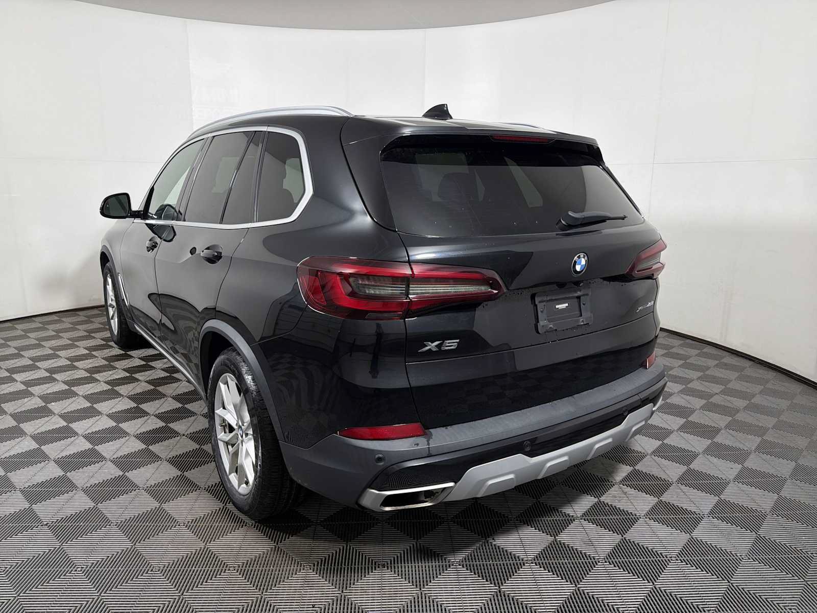 Used 2021 BMW X5 xDrive40i w/ Convenience Package AWD/4WD image 5