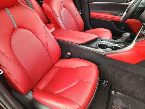 Used 2021 Toyota Camry XSE FWD image 10