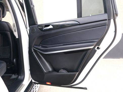Used 2018 Mercedes-Benz GLS 550 4MATIC w/ Driver Assistance Package image 30
