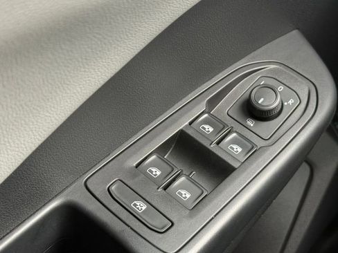 Used 2022 Volkswagen Taos SE FWD image 26