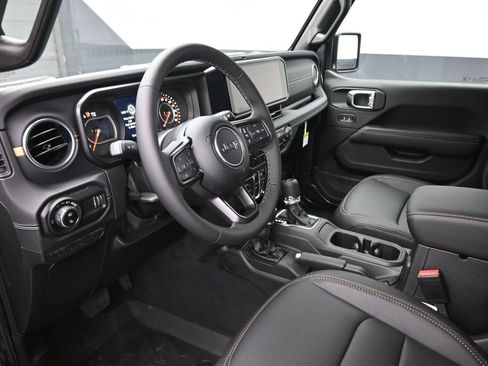 New 2026 Jeep Gladiator Mojave AWD/4WD image 18