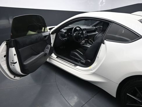Used 2024 Toyota GR86 Premium RWD image 8