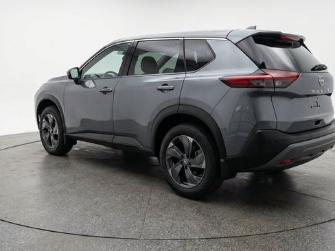 Used 2025 Nissan Rogue SV FWD image 6
