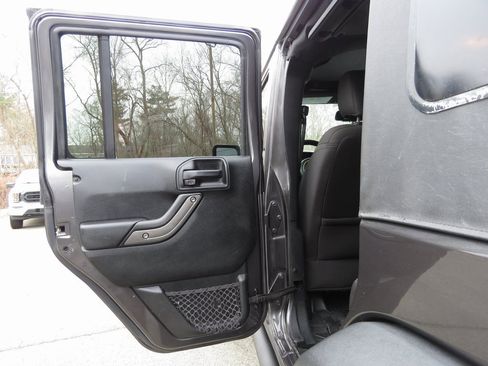 Used 2018 Jeep Wrangler Unlimited Sport image 18