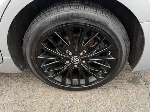 Used 2019 Toyota Camry SE image 9