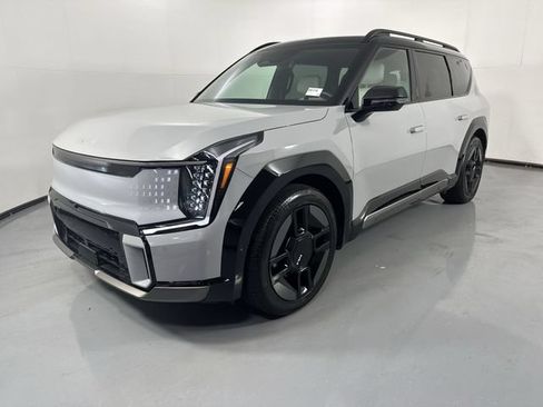 Certified 2026 Kia EV9 GT-Line AWD/4WD image 2