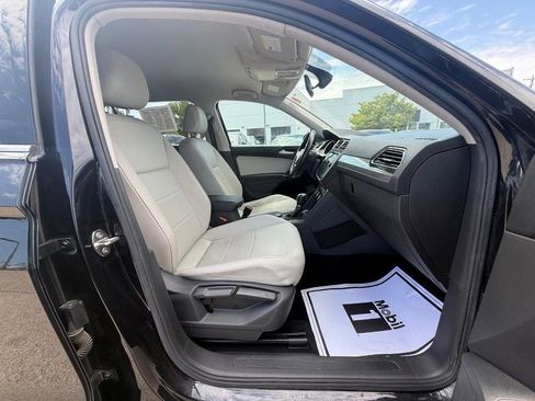 Used 2018 Volkswagen Tiguan SE AWD/4WD image 11