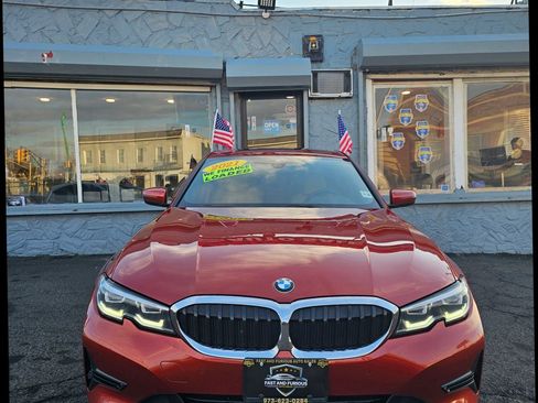 Used 2021 BMW 330i xDrive Sedan w/ Convenience Package image 1