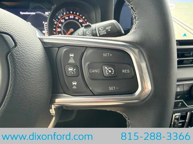 Used 2025 Jeep Wrangler Unlimited Sahara AWD/4WD image 17