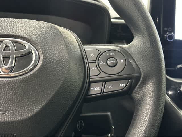 Used 2025 Toyota Corolla LE FWD image 18