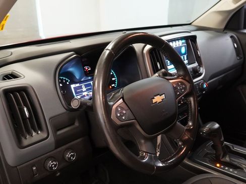Used 2018 Chevrolet Colorado Z71 AWD/4WD image 6