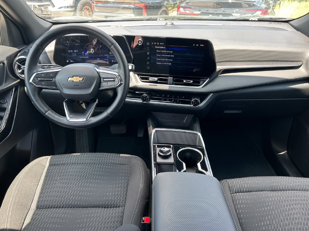 Used 2026 Chevrolet Equinox LT FWD image 15