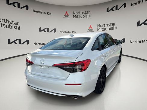 Used 2024 Honda Civic Sport image 5
