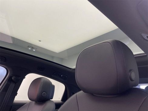 New 2025 Porsche Cayenne Coupe image 16