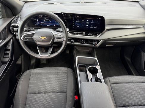 Used 2025 Chevrolet Equinox LT image 19