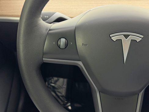 Used 2023 Tesla Model 3 Standard Range image 19
