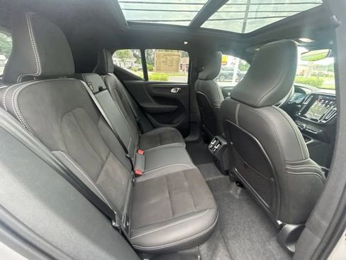 Certified 2025 Volvo XC40 B5 Plus AWD/4WD image 13